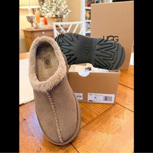 UGG WOMENS NEW HEIGHTS COZY CLOG HICKORY SIZE 6 EXCELLENT CONDITION WORN 1 TIME.